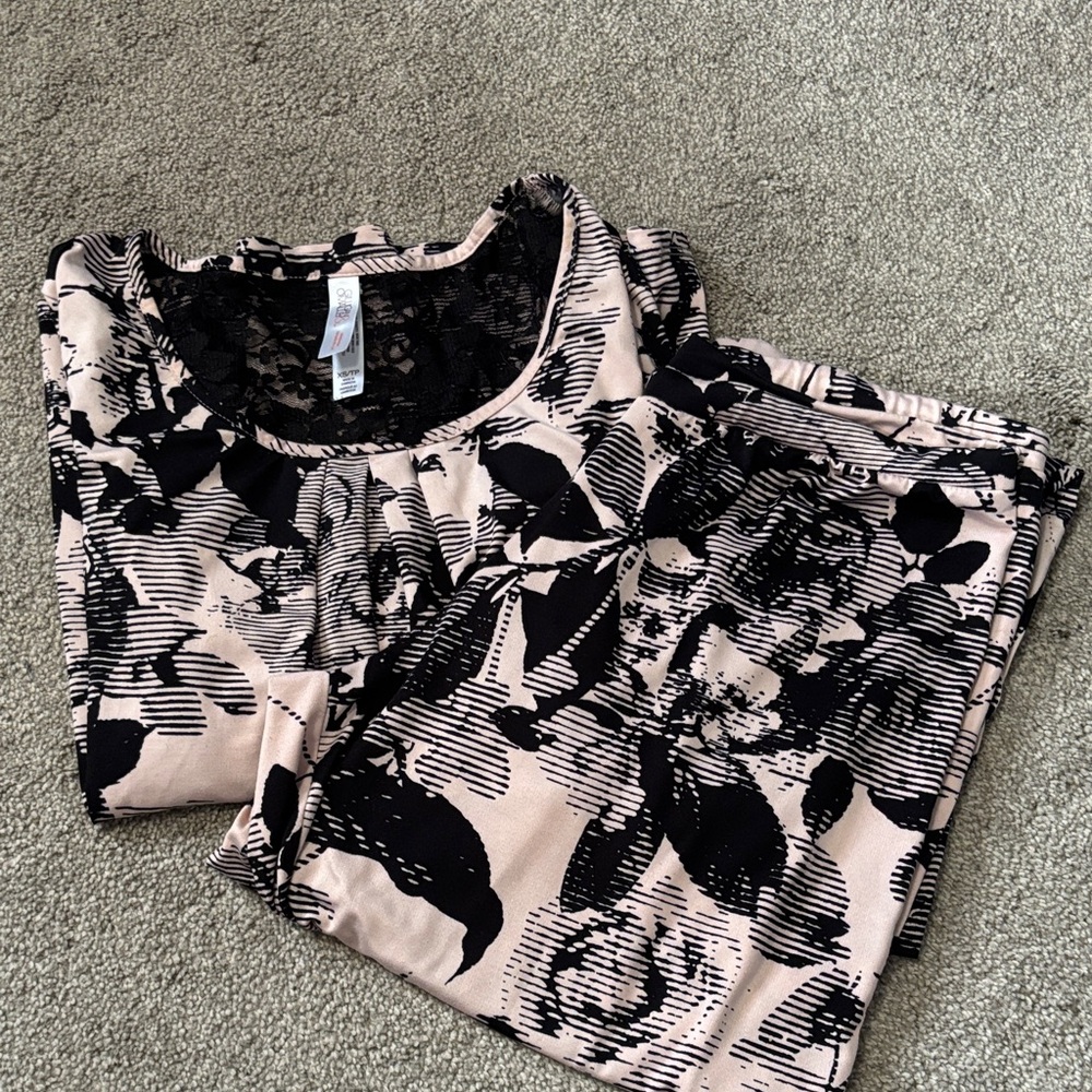 Lightweight long sleeved/pants pajama set